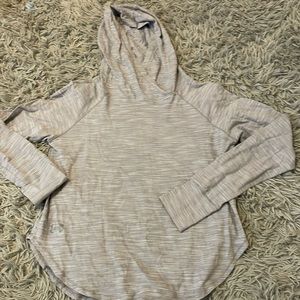 Under armor girls small gray tee with a hood